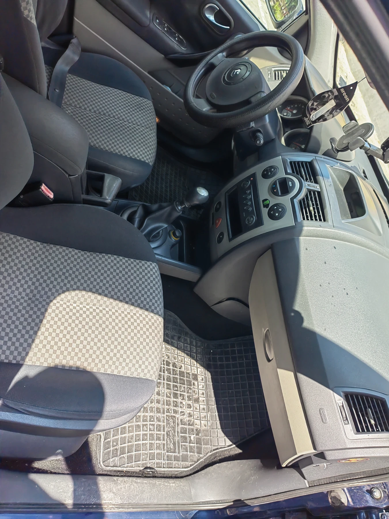 Renault Megane, снимка 7 - Автомобили и джипове - 55672124