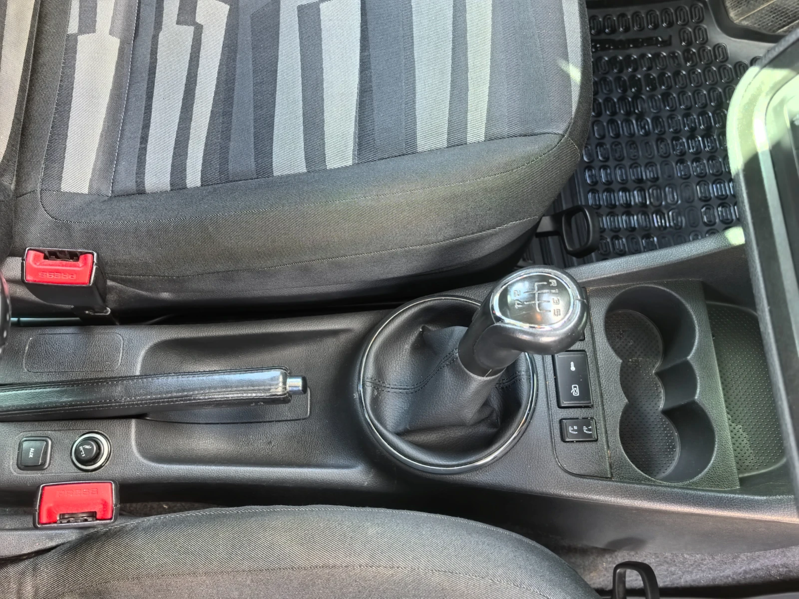 Skoda Roomster, снимка 16 - Автомобили и джипове - 56697883