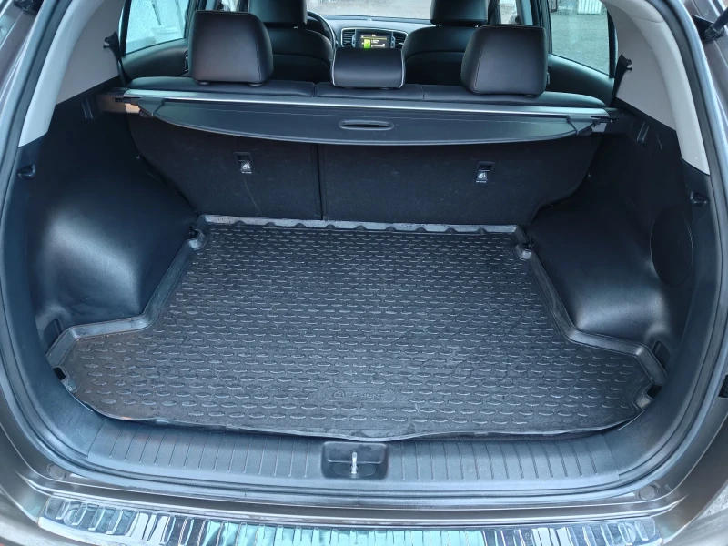 Kia Sportage 2.0 AWD 184hp, снимка 15 - Автомобили и джипове - 53597582