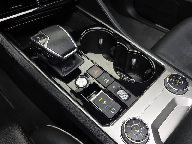 VW Touareg 4.0TDI PRESTIGE, снимка 9 - Автомобили и джипове - 54277430