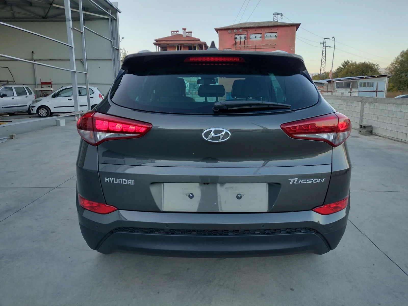 Hyundai Tucson 1.7 CRDI* Нави* Камера* Keyless* Подгрев*  - изображение 4