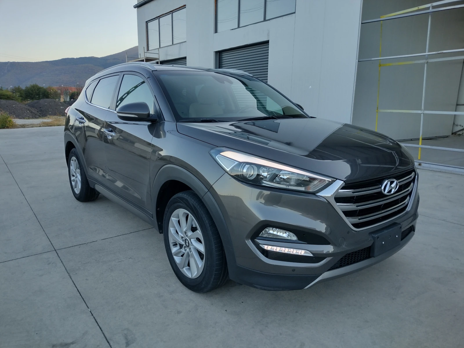 Hyundai Tucson 1.7 CRDI* Нави* Камера* Keyless* Подгрев*  - изображение 7