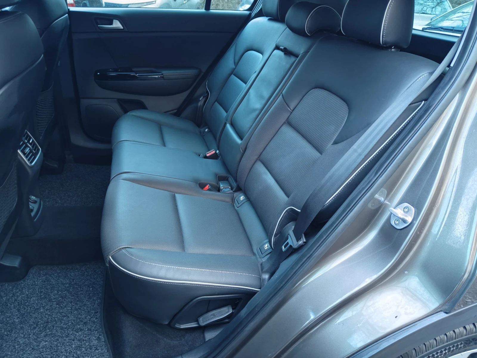 Kia Sportage 2.0 AWD 184hp | Mobile.bg � ����������� 12