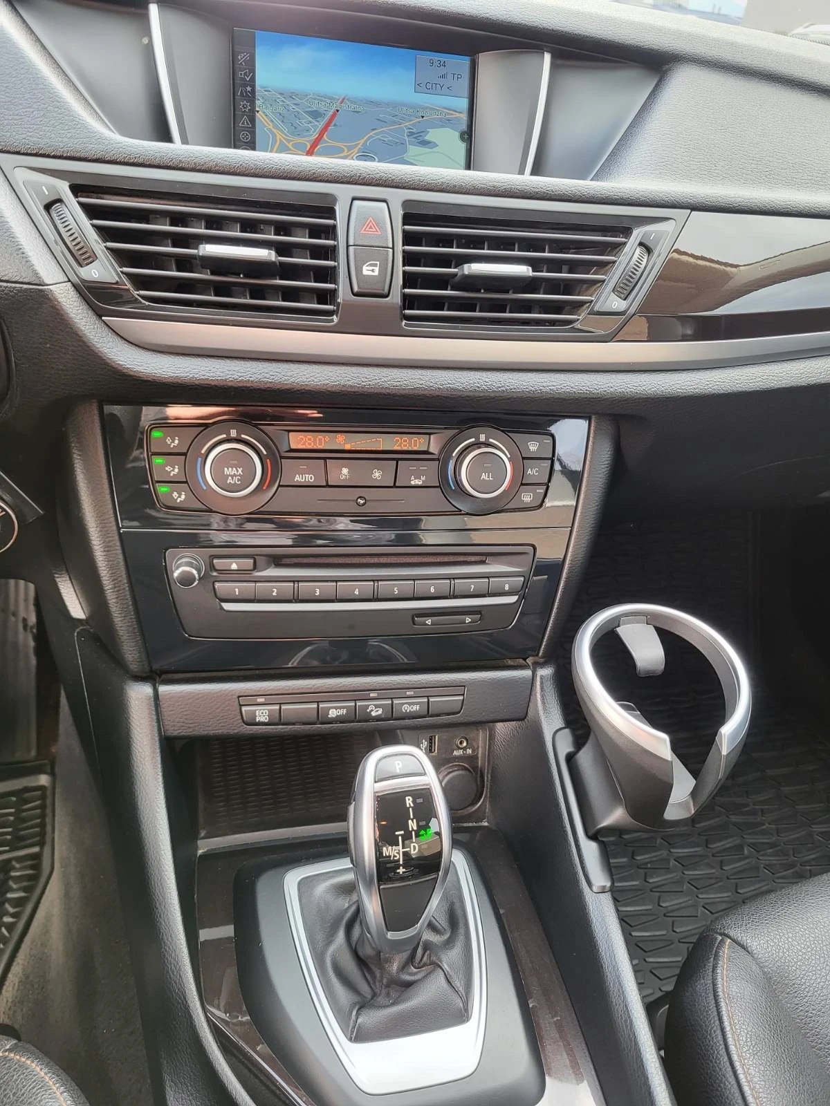 BMW X1 320d, снимка 8 - Автомобили и джипове - 53751318
