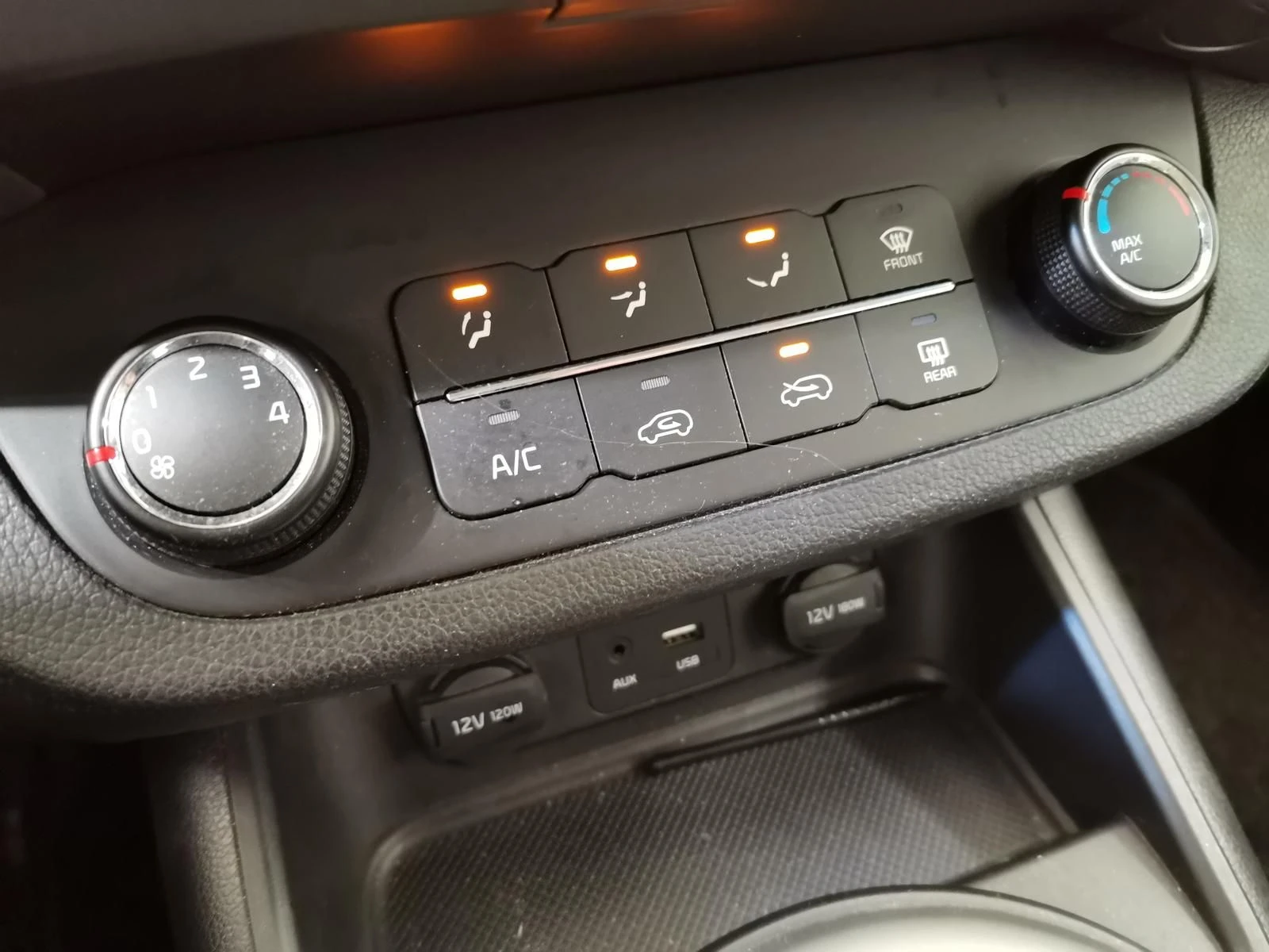 Kia Sportage 1.6GDI* 135кс.* * 65000 км* * FACELIFТ, снимка 14 - Автомобили и джипове - 53979156