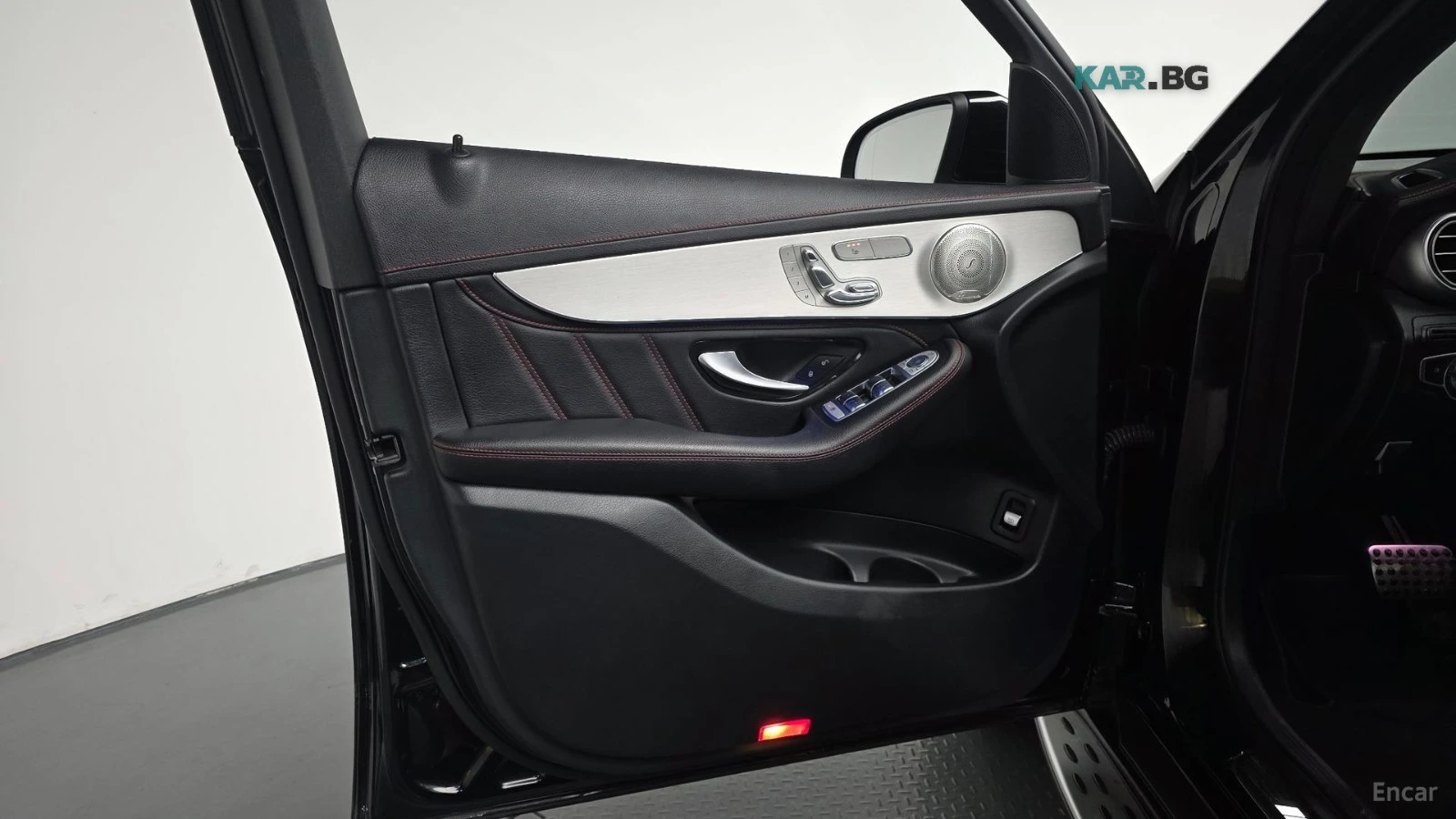 Mercedes-Benz GLC 43 AMG 4MATIC/DRIVE-ASSISTS/SUNROOF, снимка 15 - Автомобили и джипове - 55897195