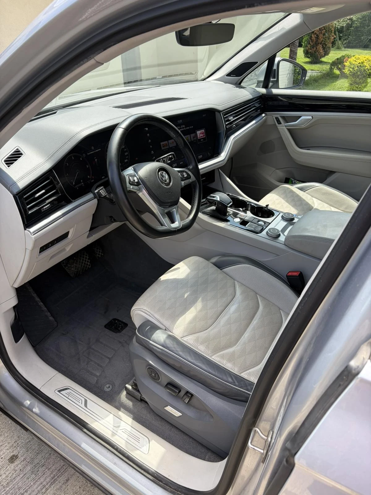 VW Touareg 3.0 TDI V6, снимка 5 - Автомобили и джипове - 55983065