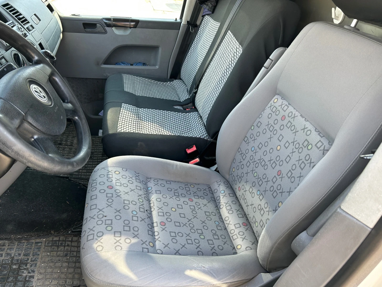 VW Transporter 1.9 TDI 105 к.с Дълга база, снимка 8 - Бусове и автобуси - 53950501
