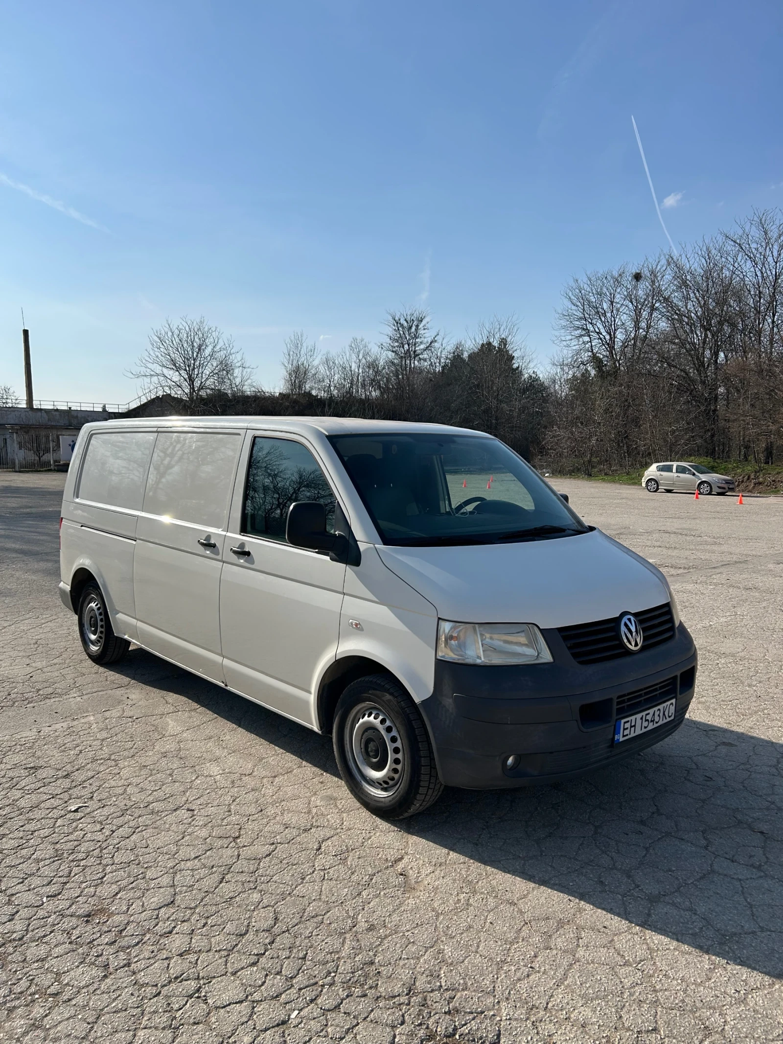 VW Transporter 1.9 TDI 105 к.с | Auto.bg — изображение 1