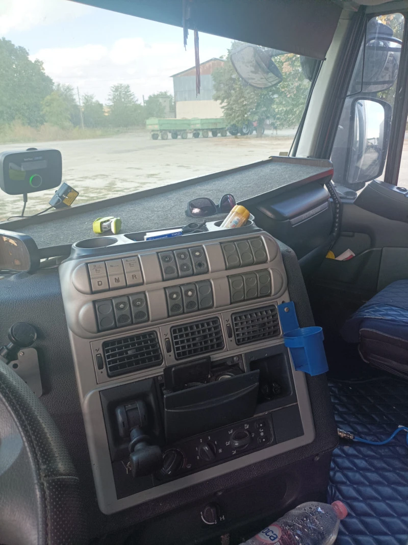 Iveco Stralis, снимка 11 - Камиони - 47295792