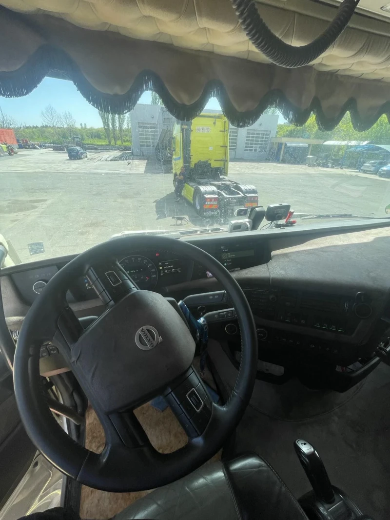 Volvo Fh, снимка 8 - Камиони - 52943115