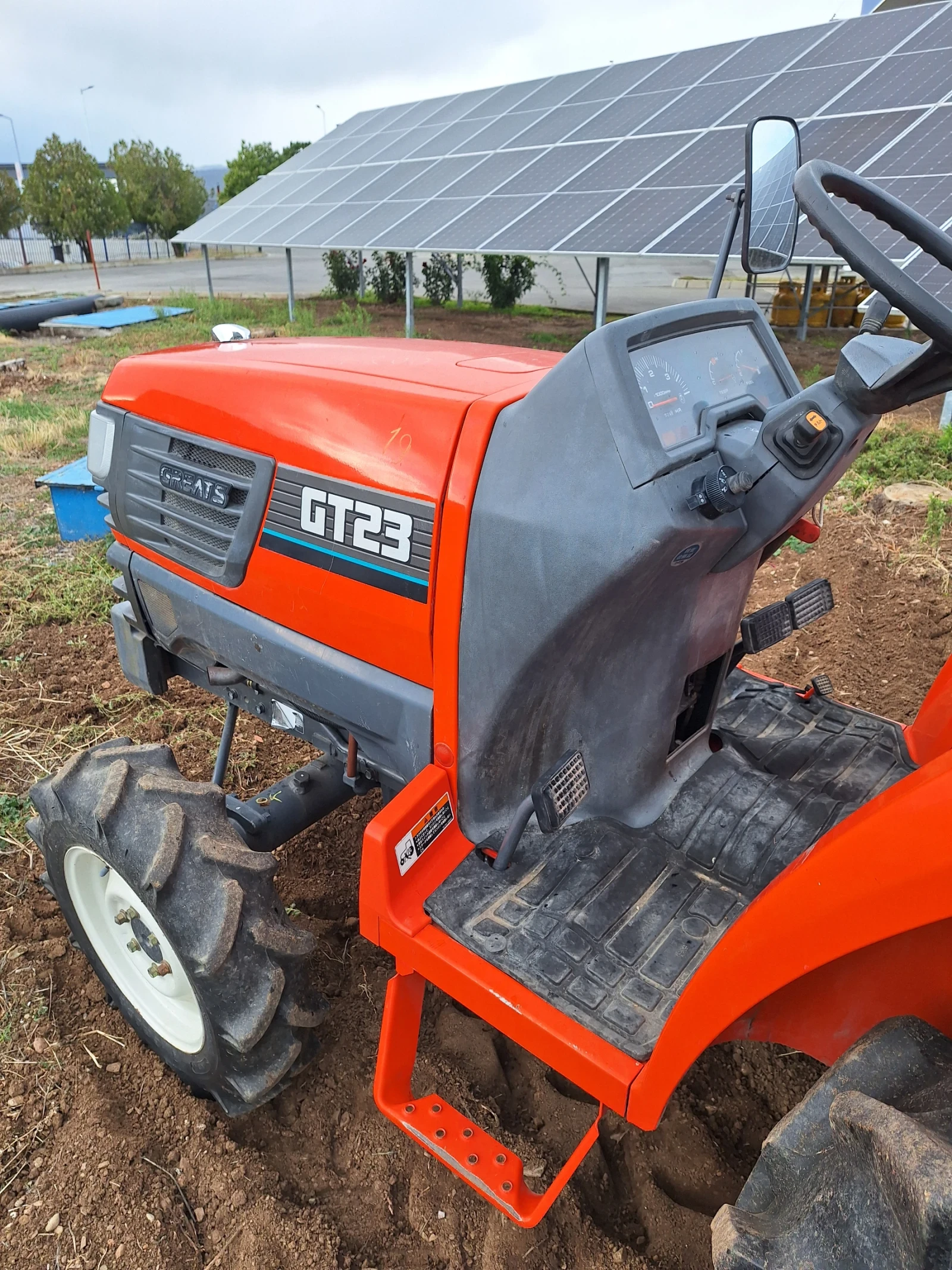 Трактор Kubota, снимка 2 - Селскостопанска техника - 56534005