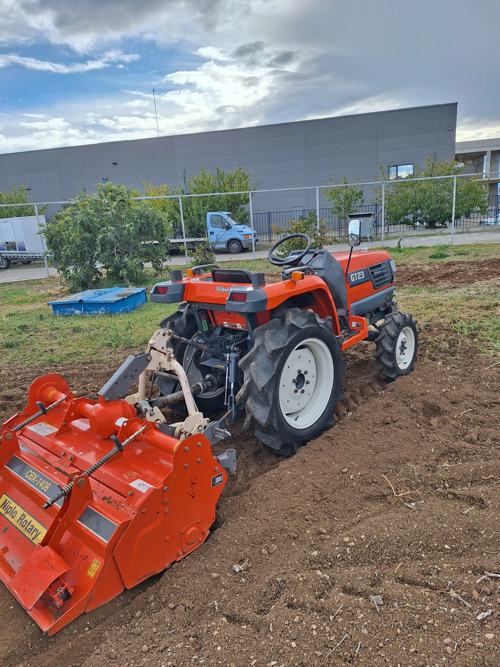Трактор Kubota, снимка 8 - Селскостопанска техника - 56534005