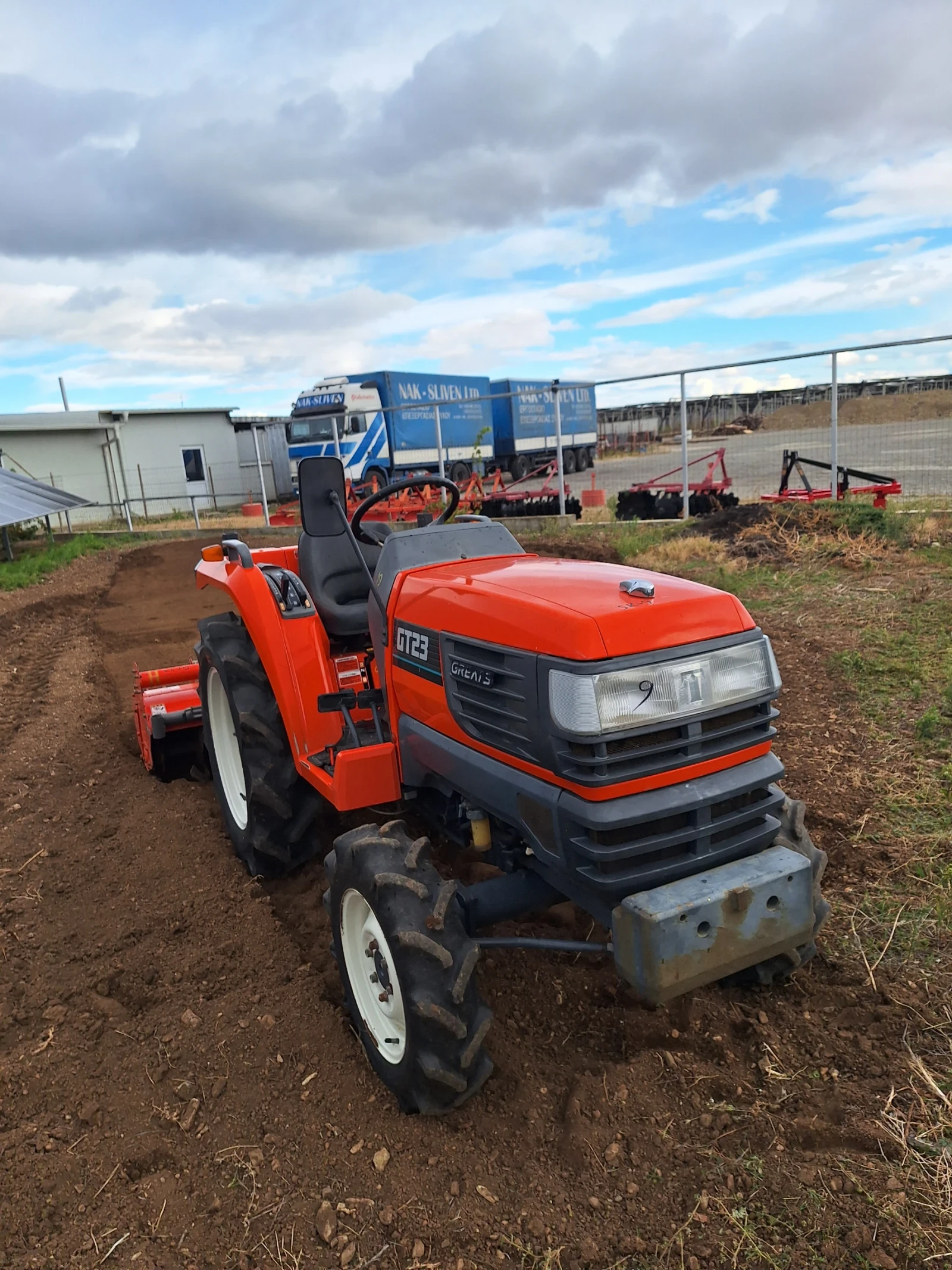 Трактор Kubota, снимка 6 - Селскостопанска техника - 56534005