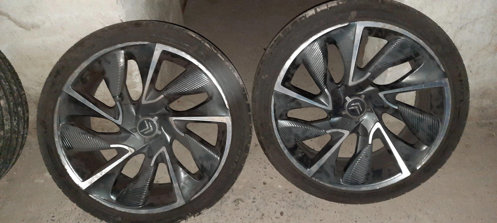 Гуми с джанти 225/40R19 за Citroen DS4 | Mobile.bg — изображение 1