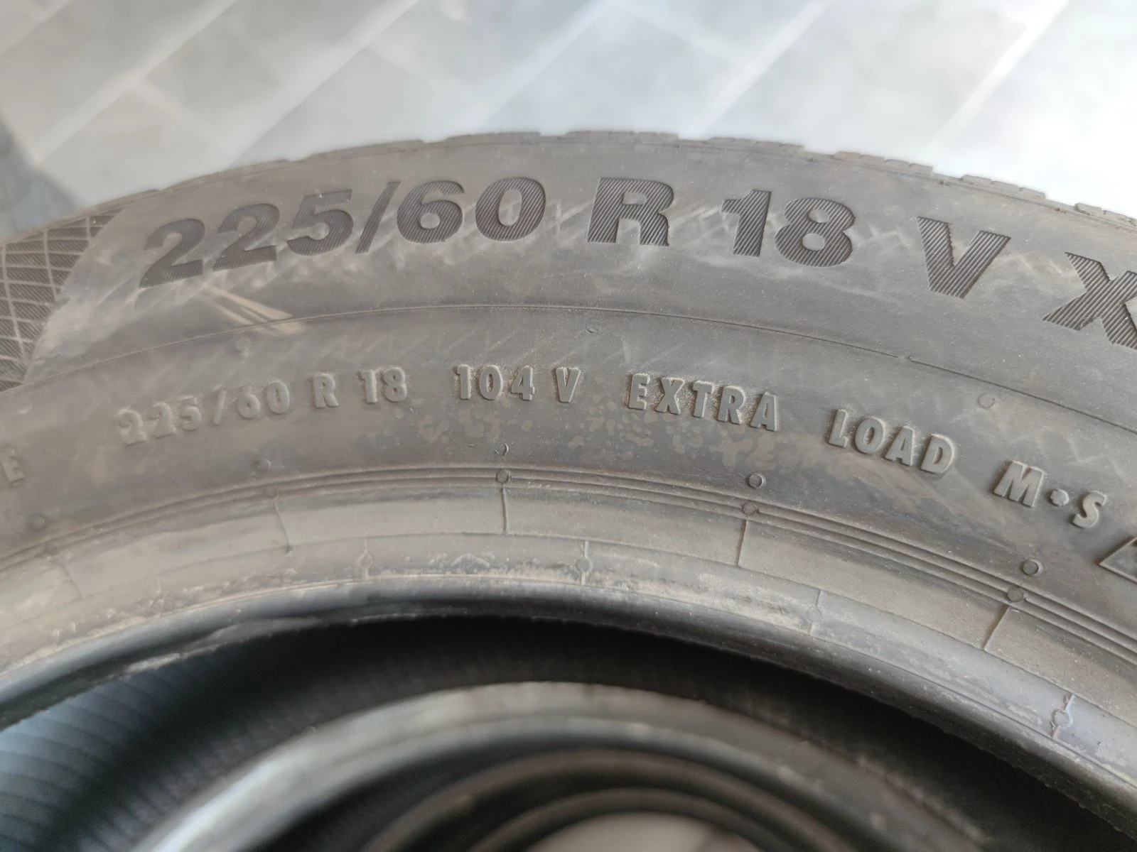 Гуми Зимни 225/60R18, снимка 6 - Гуми и джанти - 56664373