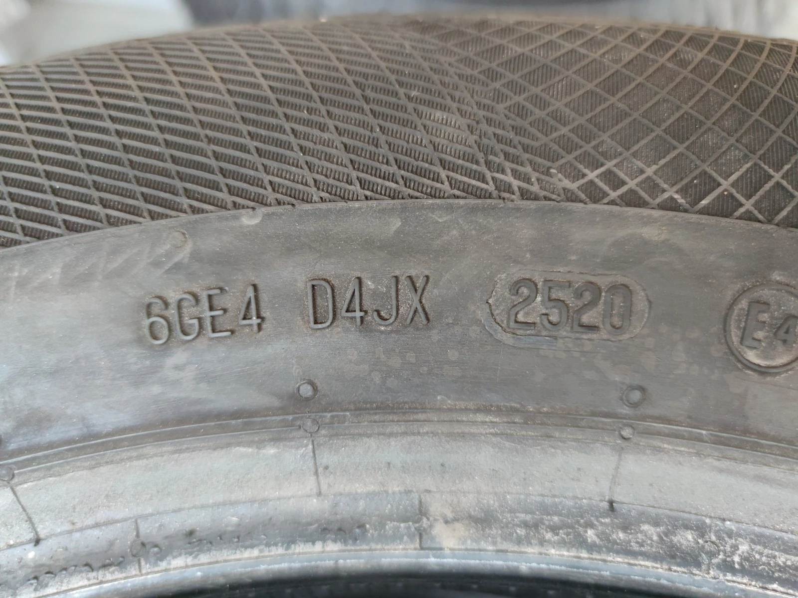 Гуми Зимни 225/60R18, снимка 7 - Гуми и джанти - 56664373