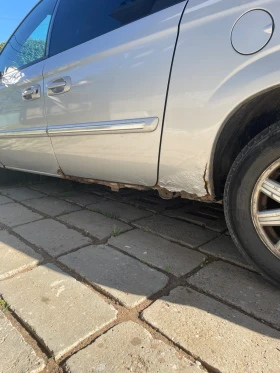 Chrysler Town and Country | Mobile.bg    3