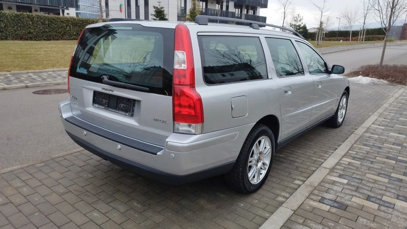 Volvo V70 2.4i , снимка 4 - Автомобили и джипове - 44634065