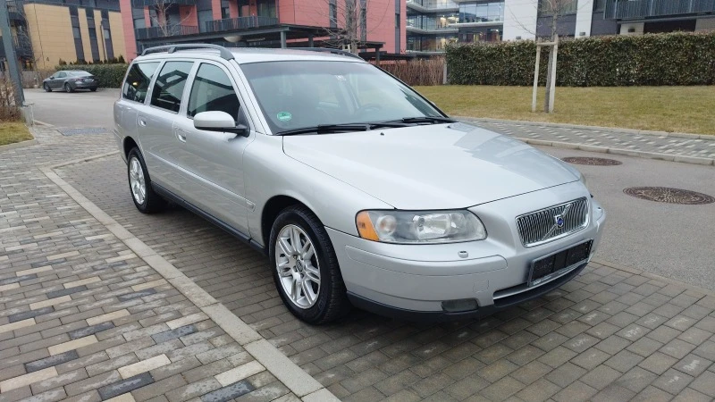 Volvo V70 2.4i , снимка 6 - Автомобили и джипове - 44634065