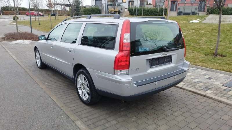 Volvo V70 2.4i , снимка 3 - Автомобили и джипове - 44634065