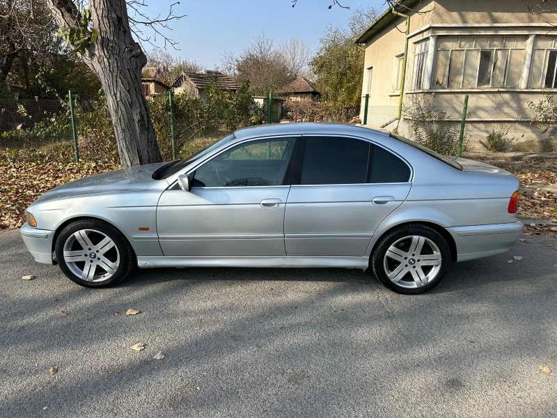 BMW 530 3.0D Facelift, снимка 3 - Автомобили и джипове - 48159806