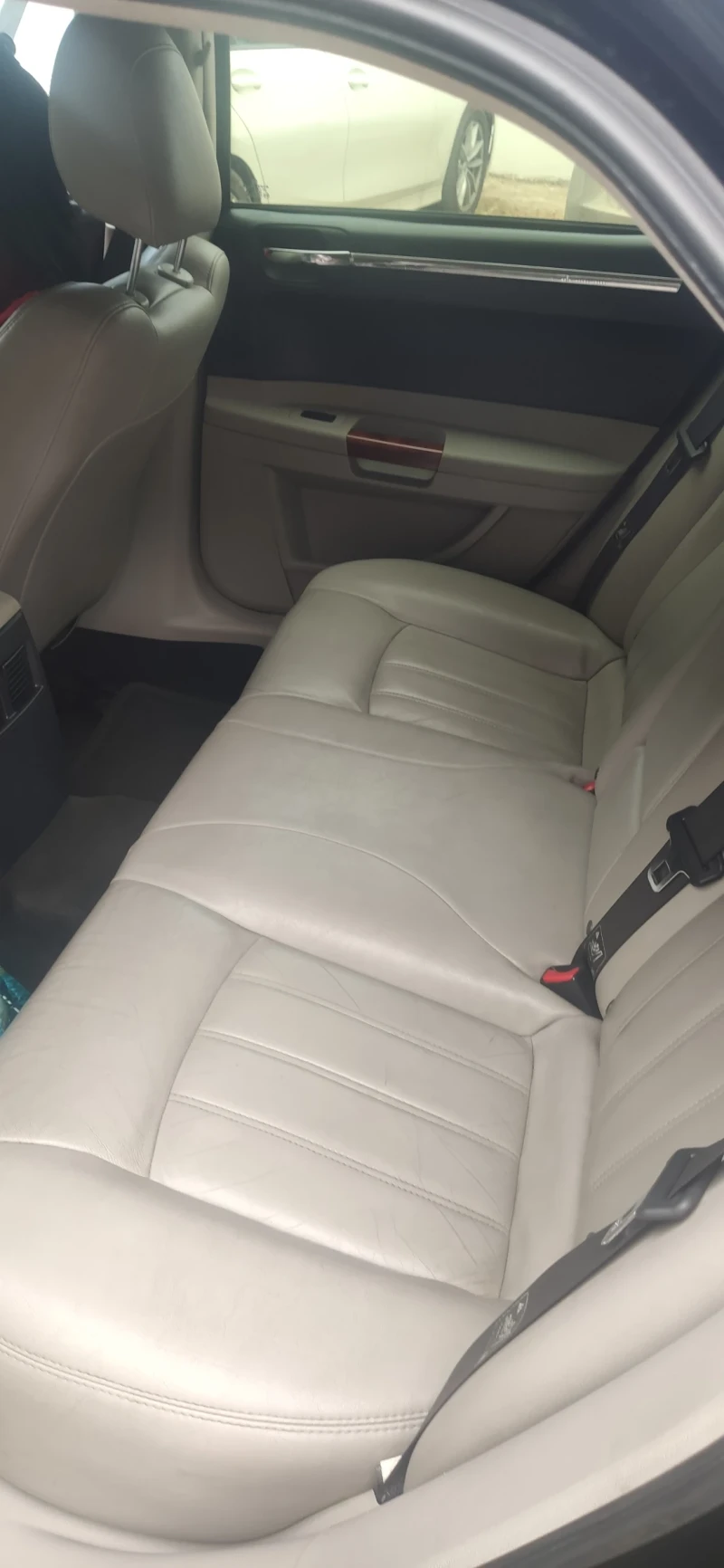 Chrysler 300c 2.7 LPG, снимка 9 - Автомобили и джипове - 52154924