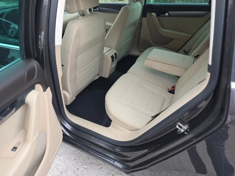 VW Passat 1, 4 TFS Метан, снимка 10 - Автомобили и джипове - 52054833