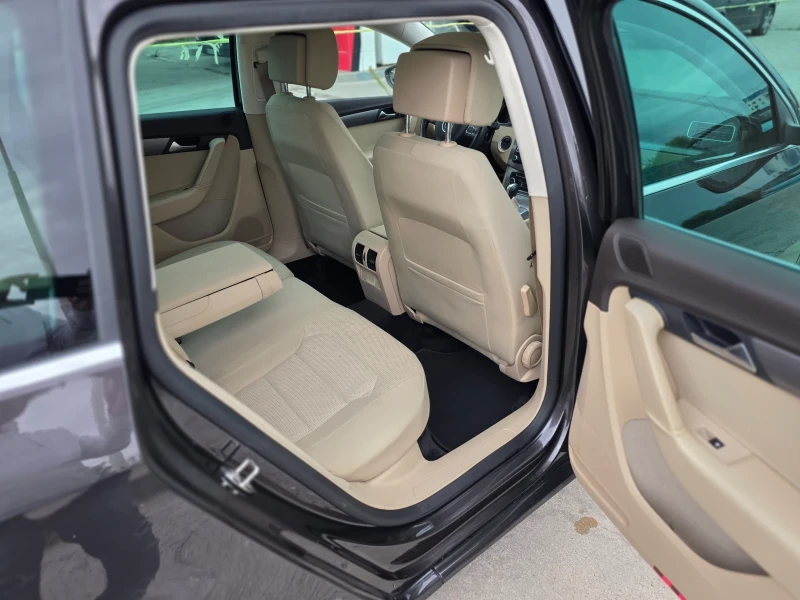 VW Passat 1, 4 TFS Метан, снимка 9 - Автомобили и джипове - 52054833
