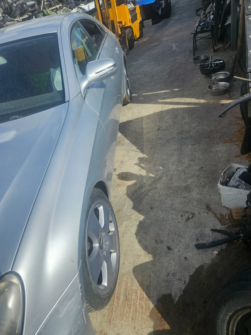 Mercedes-Benz CLS 350 219, снимка 2 - Автомобили и джипове - 52086861