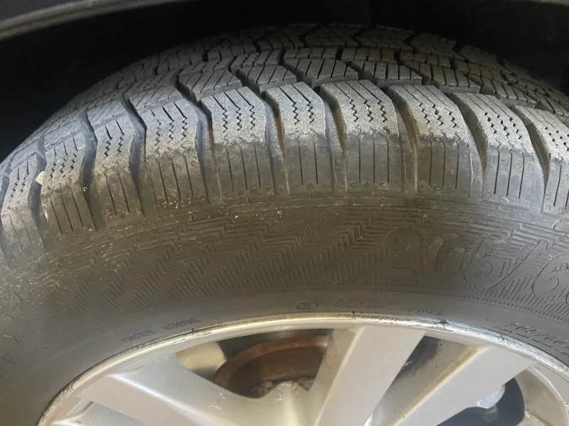 Toyota Avensis 2.0 D4D 126 кс., снимка 6 - Автомобили и джипове - 52421723