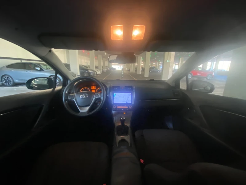 Toyota Avensis 2.0 D4D 126 кс., снимка 10 - Автомобили и джипове - 52421723