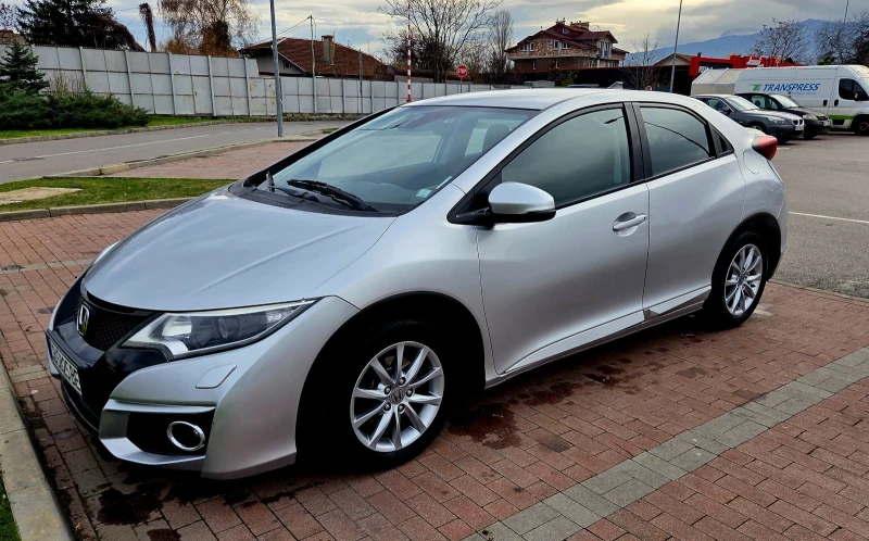 Honda Civic 1, 6 i-dtec , faselift , снимка 2 - Автомобили и джипове - 52709164