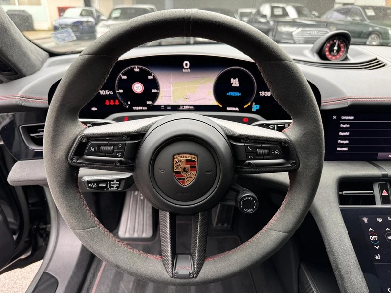 Porsche Taycan GTS - изображение 9