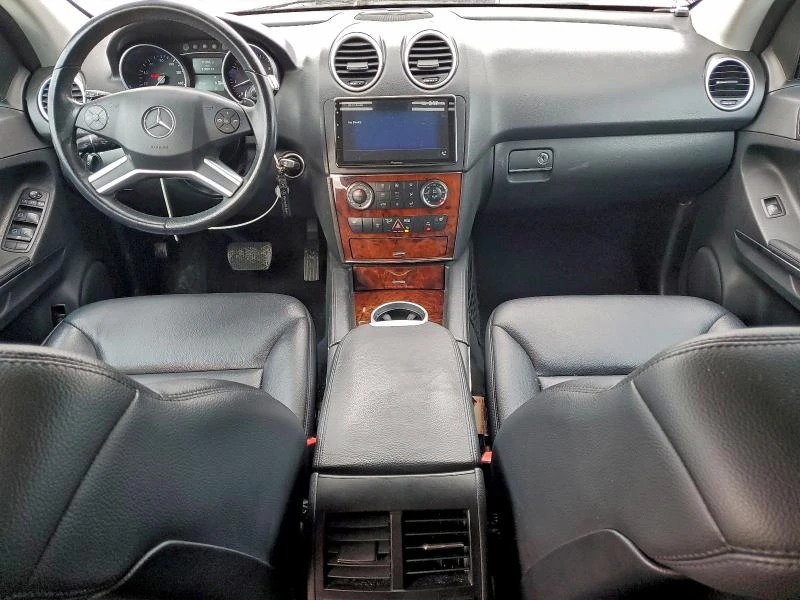 Mercedes-Benz ML 550 4MATIC* AMG Pack* HARMAN/KARDON* ПОДГРЕВ, снимка 8 - Автомобили и джипове - 53278122