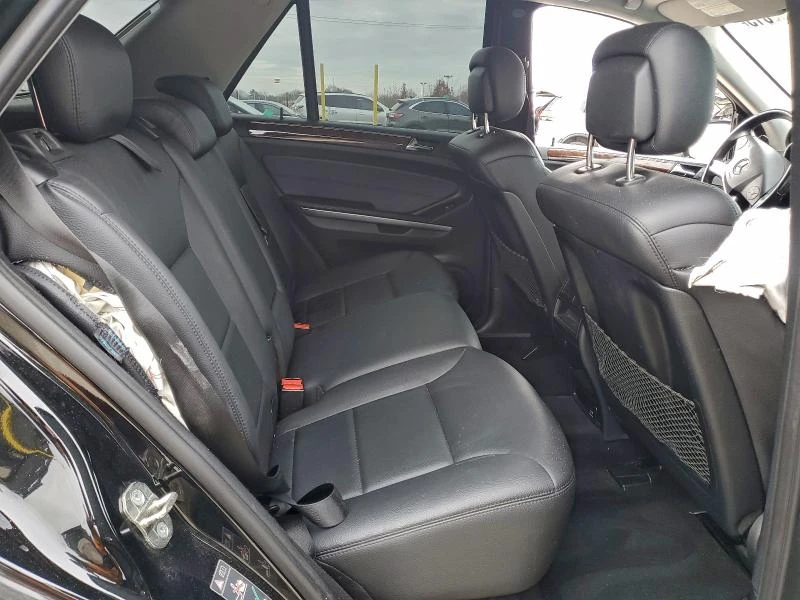 Mercedes-Benz ML 550 4MATIC* AMG Pack* HARMAN/KARDON* ПОДГРЕВ, снимка 10 - Автомобили и джипове - 53278122