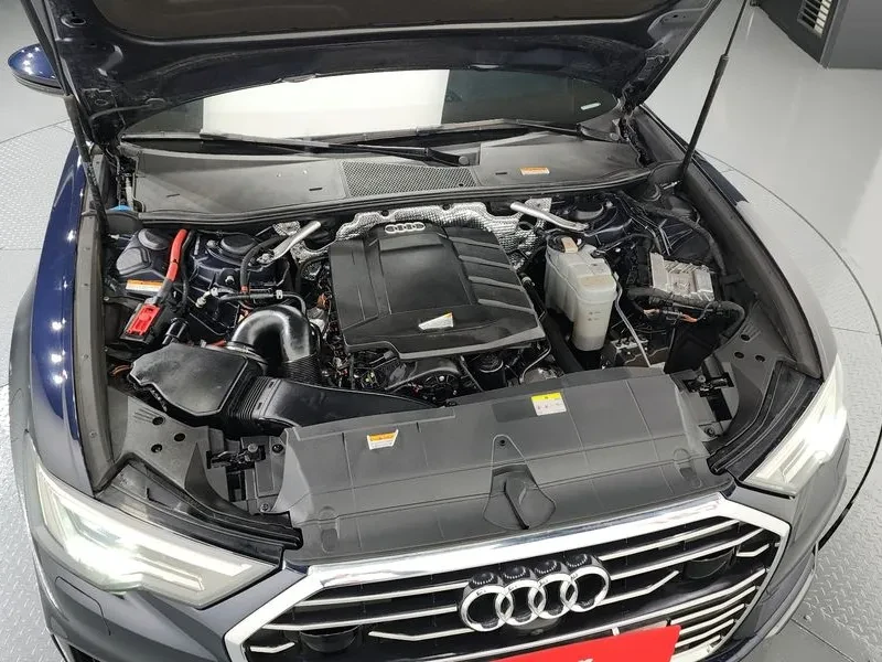Audi A6 (C8) 45 Tfsi, снимка 6 - Автомобили и джипове - 54880793