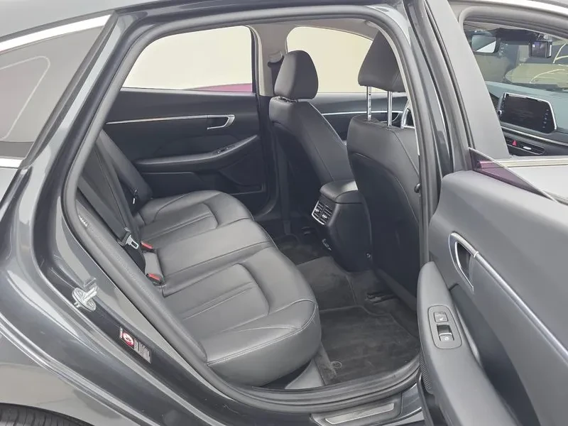 Hyundai Sonata 2.0 Premium, снимка 12 - Автомобили и джипове - 55803336