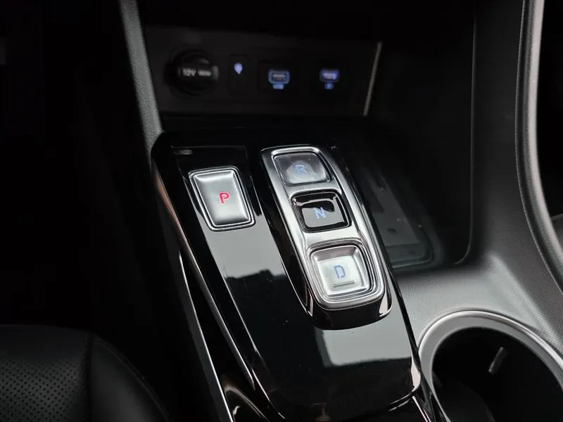 Hyundai Sonata 2.0 Premium, снимка 9 - Автомобили и джипове - 55803336