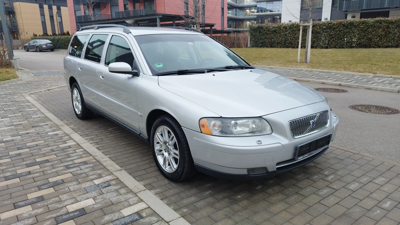 Volvo V70 2.4i  - изображение 6