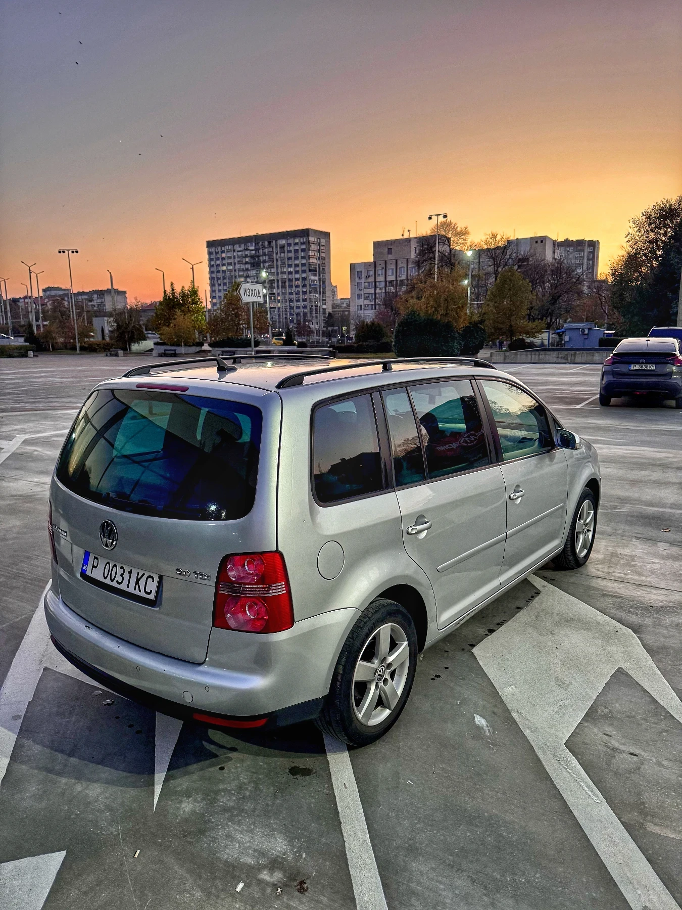 VW Touran 2.0 TDI - изображение 7