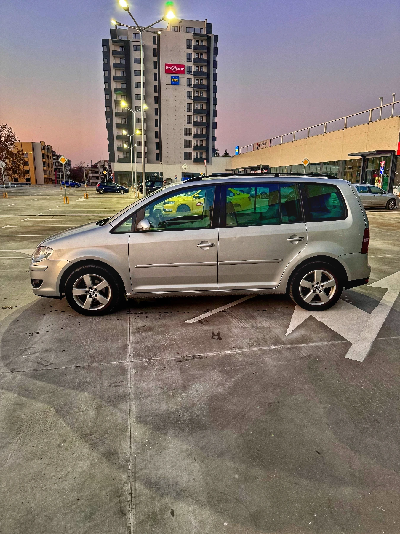 VW Touran 2.0 TDI - изображение 4