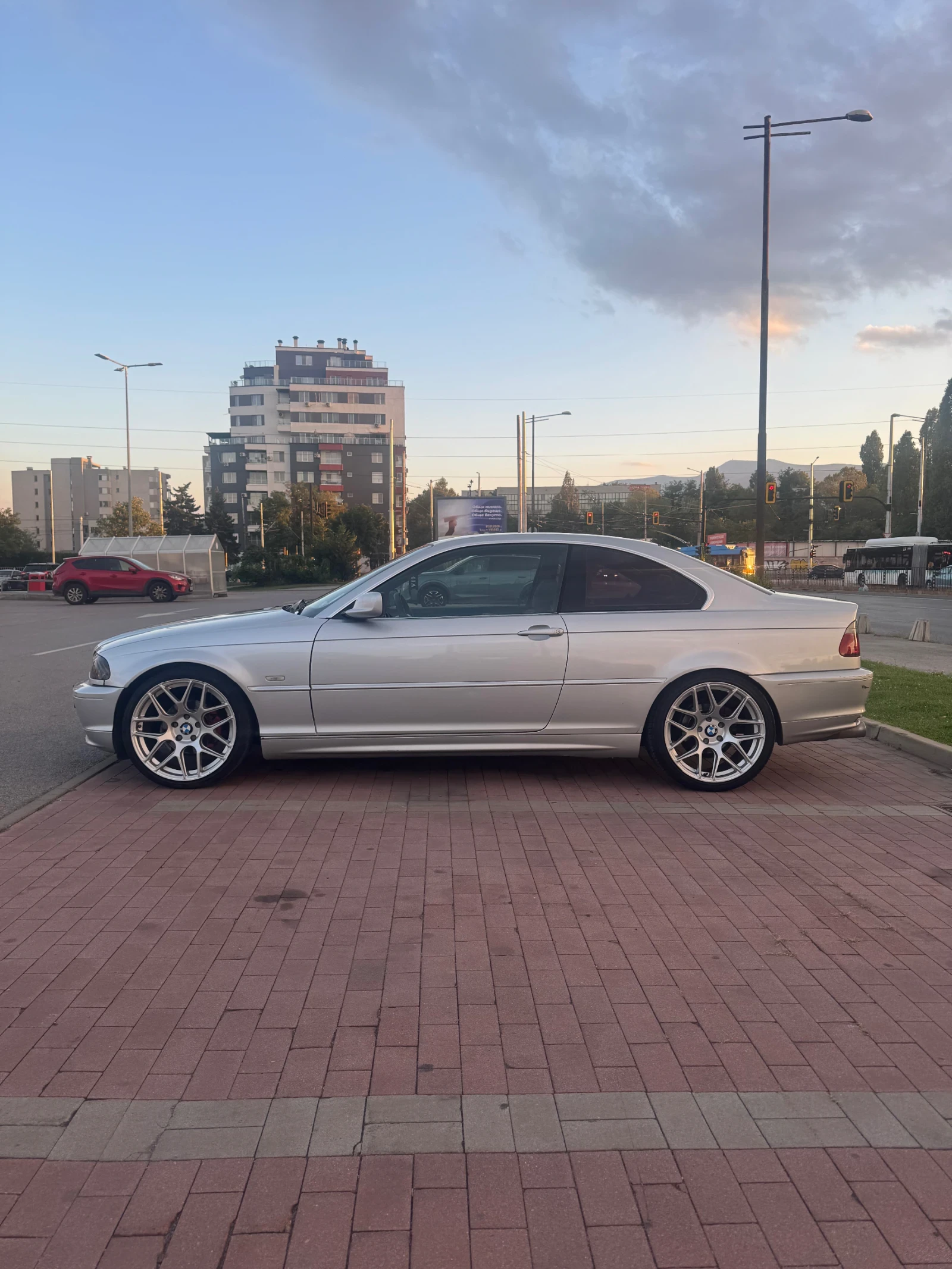BMW 323  - изображение 6