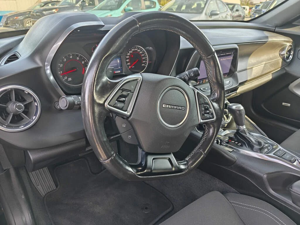 Chevrolet Camaro 1LT Coupe RWD * АвтоКредит* (ЦЕНА ДО БГ) - изображение 8