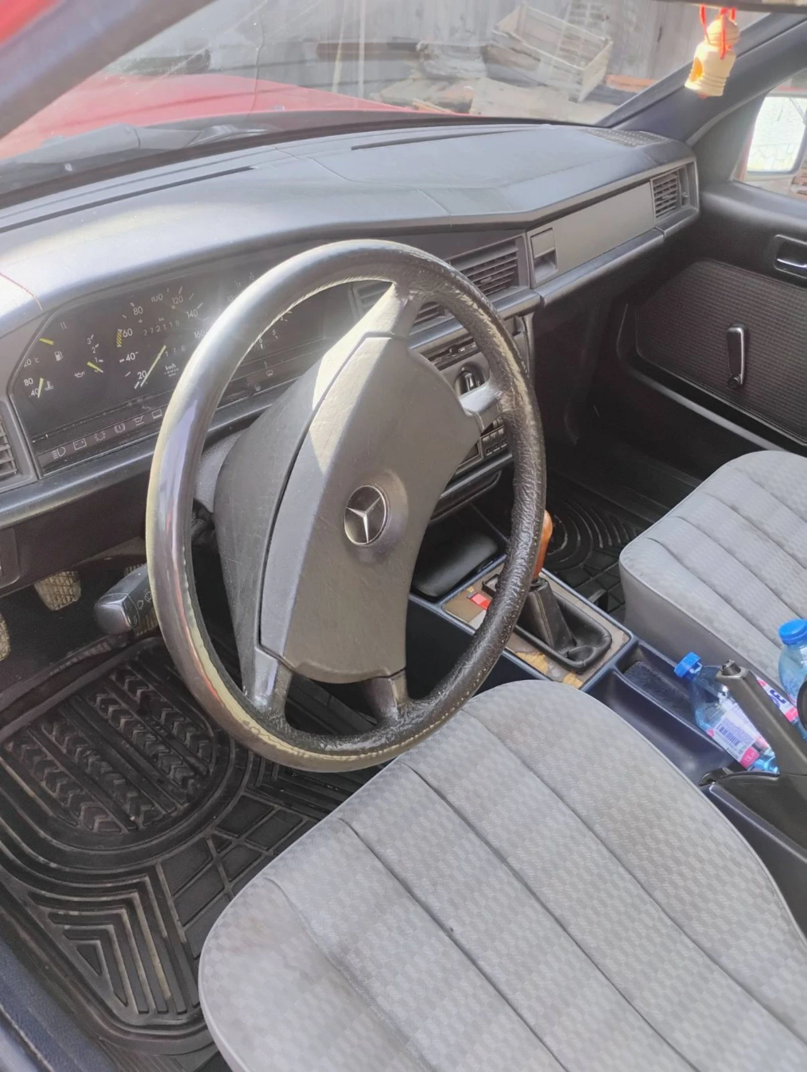 Mercedes-Benz 190 2.0d 78hp, снимка 4 - Автомобили и джипове - 53371238