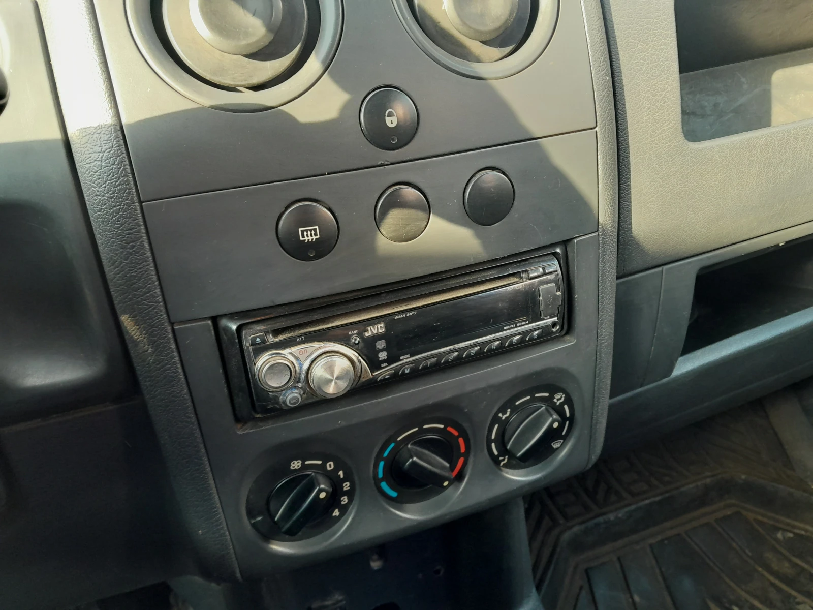 Citroen Berlingo 1.4 БЕНЗИН - ГАЗ, снимка 6 - Автомобили и джипове - 53890708