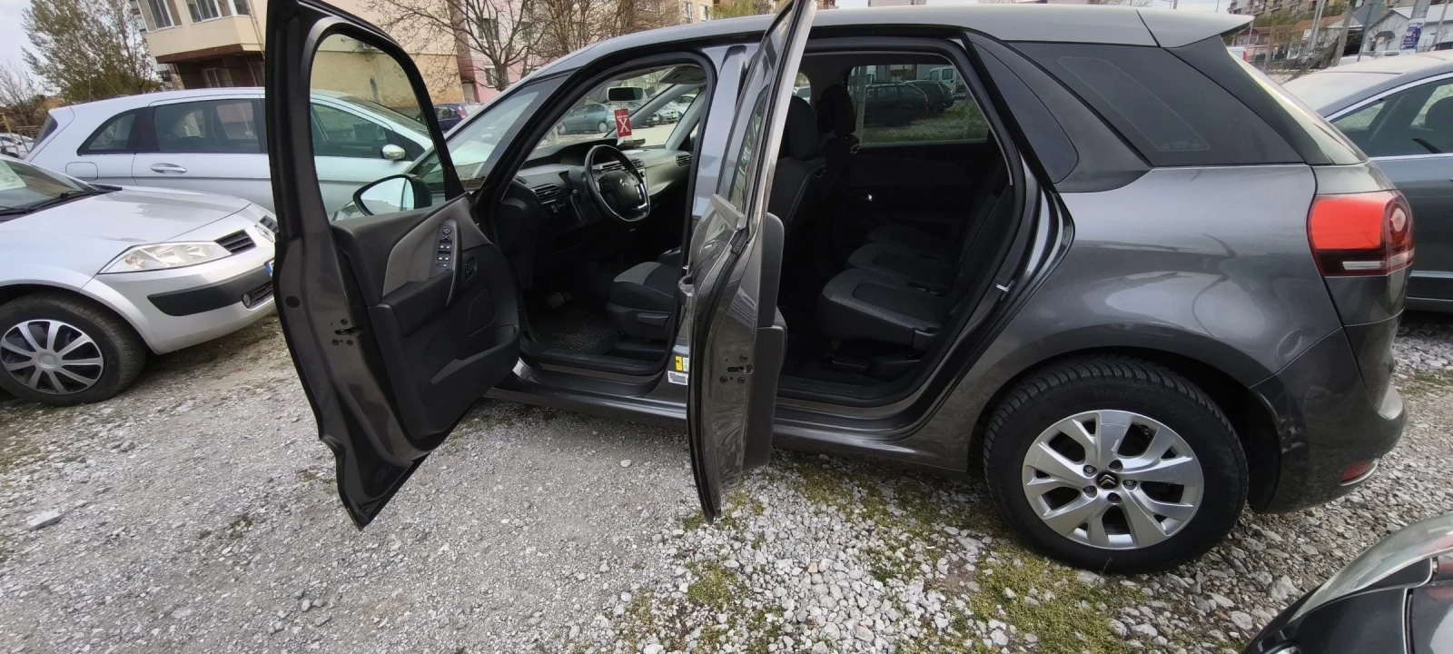 Citroen C4 Picasso Автомат 7скорости1.5HDI.130кс евро 6, снимка 8 - Автомобили и джипове - 53922539
