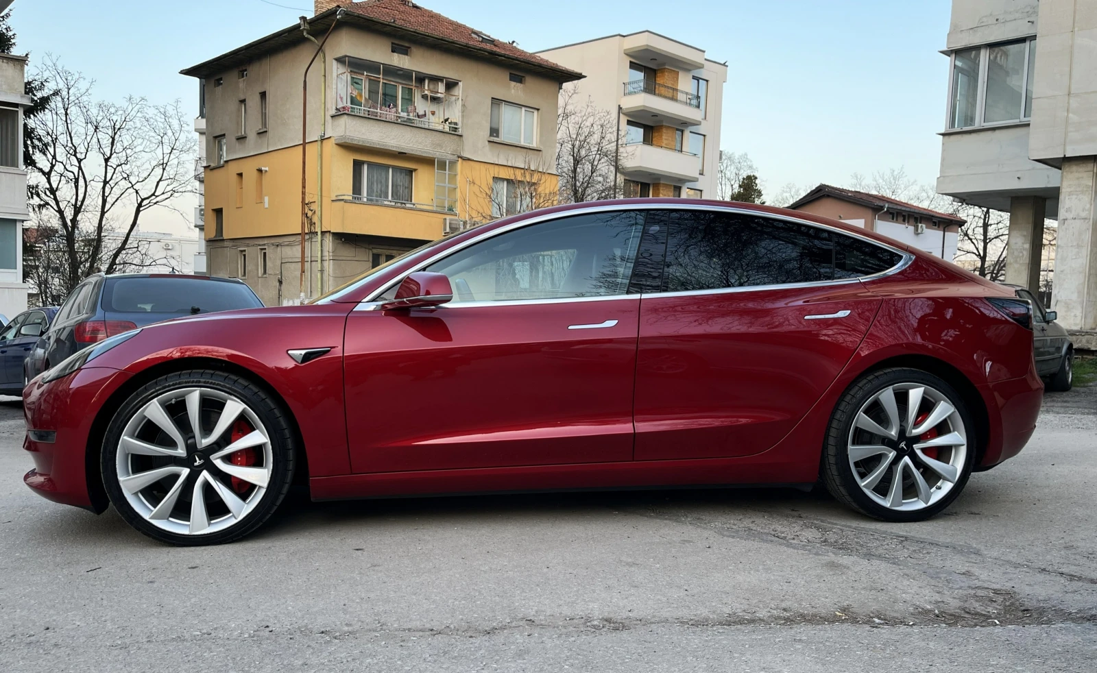 Tesla Model 3 ШВЕЙЦАРИЯ!!! PERFORMANCE!!! LONG RANGE!!!, снимка 4 - Автомобили и джипове - 54031177