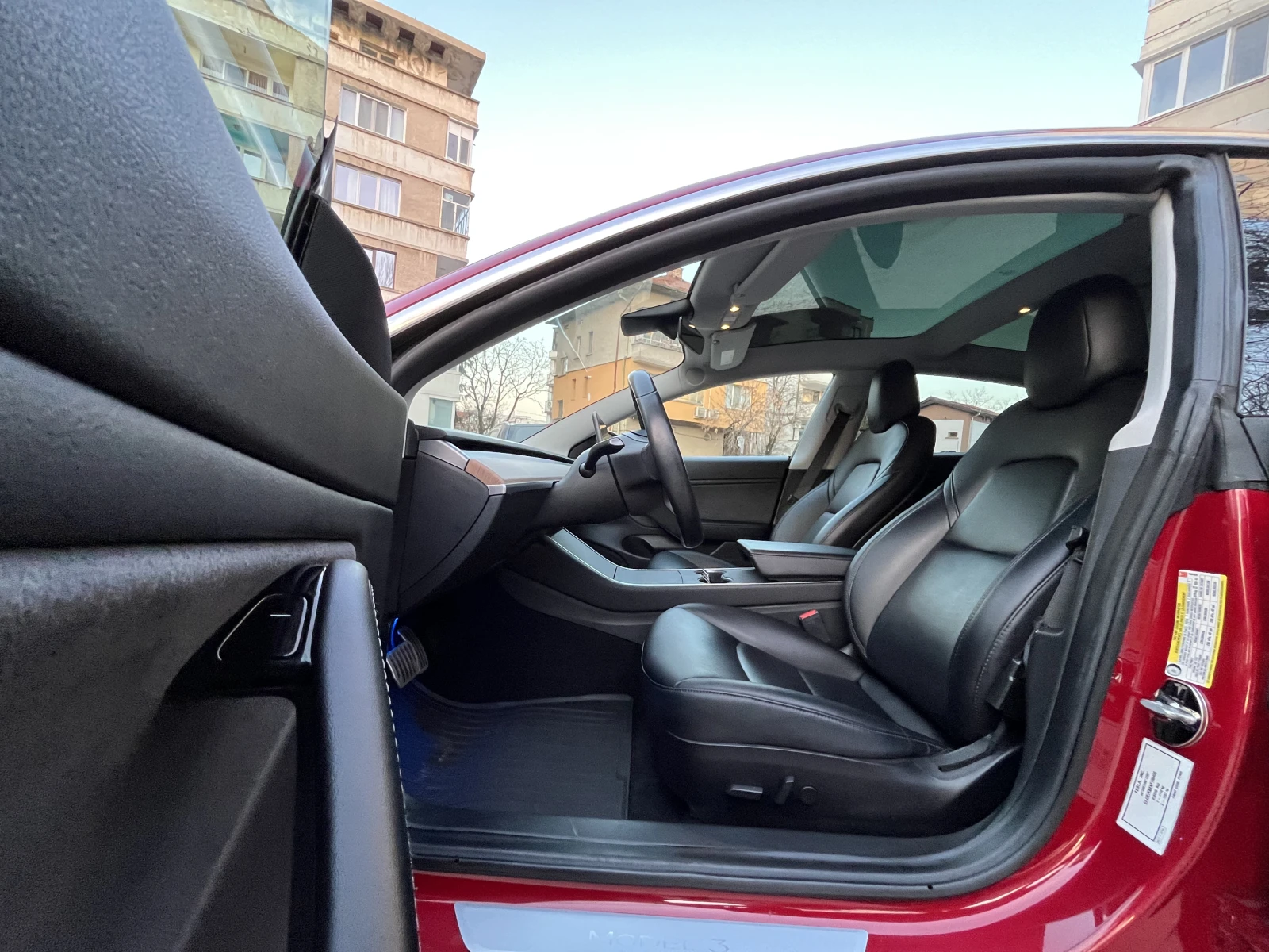 Tesla Model 3 ШВЕЙЦАРИЯ!!! PERFORMANCE!!! LONG RANGE!!!, снимка 10 - Автомобили и джипове - 54031177