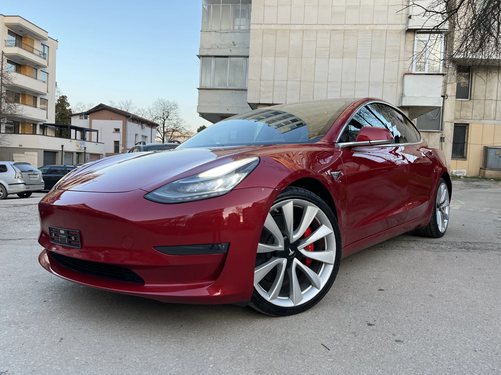 Tesla Model 3 ШВЕЙЦАРИЯ!!! PERFORMANCE!!! LONG RANGE!!!, снимка 3 - Автомобили и джипове - 54031177